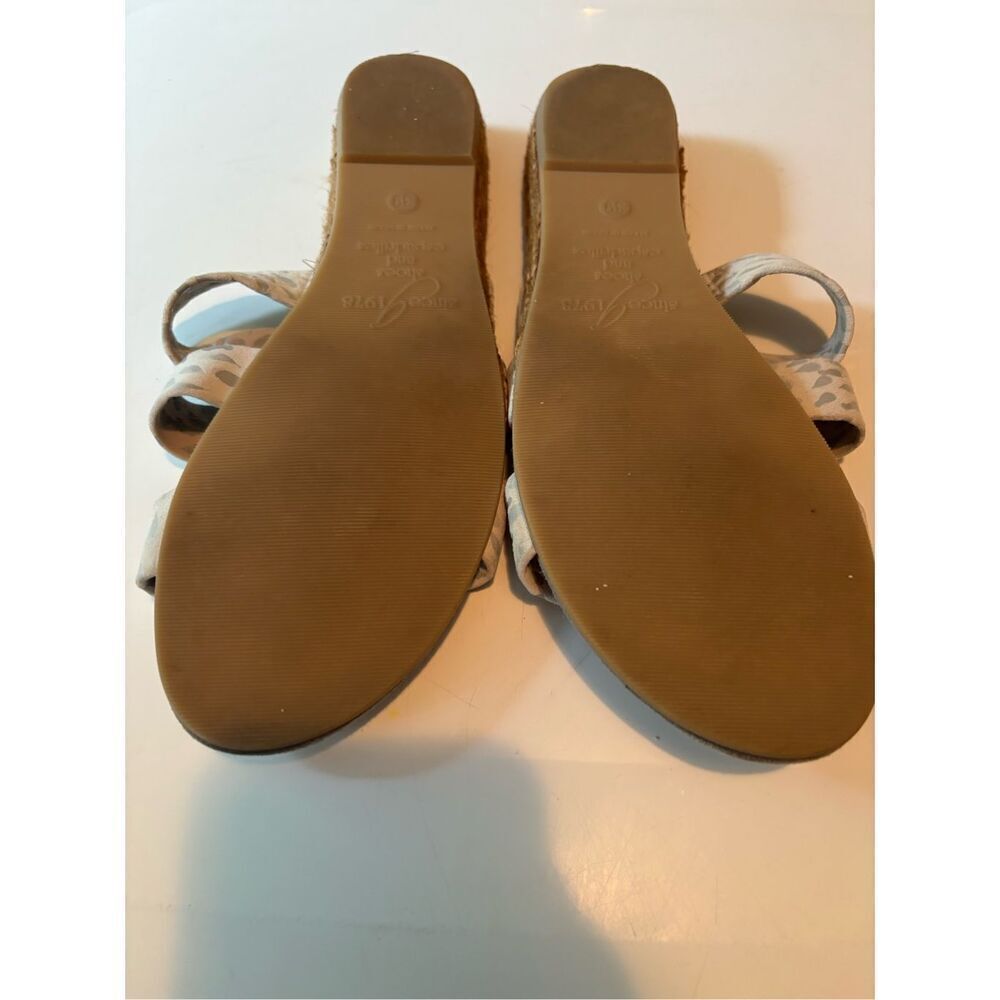 Eric Michael Sandals - Picture 5 of 6